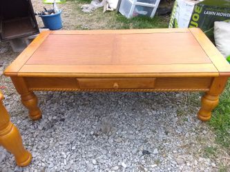 Coffee table with 2 end tables
