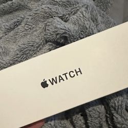 Apple Watch SE 3 (40mm) New in box 