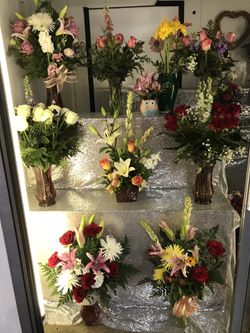 Natural floral arrangements