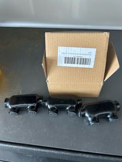 Black insulated connector 3 pack. 6 gauge