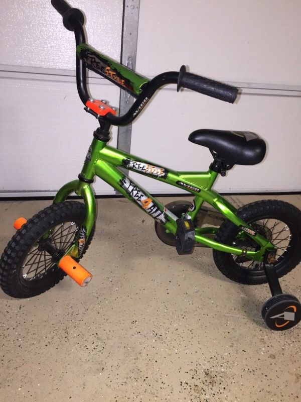 Boys Bike - 12" Avigo Free 4 All