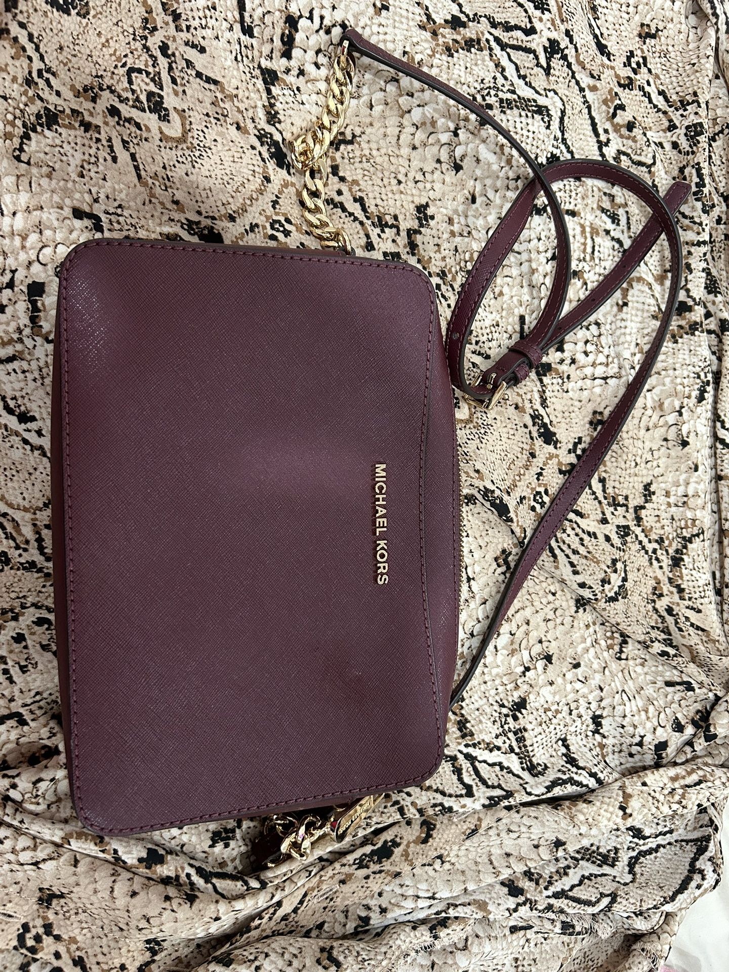 Michael Kors Jet Set Burgundy Saffiano Leather Crossbody camera bag 