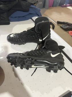 Men’s Soccer Cleats Size 9.5