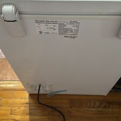  Insignia Compact Chest Freezer – Great Condition