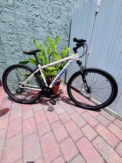 Diamondback 29er Mountain Bike – Shimano Altus 21-Speed – Medium Frame – Ready to Ride