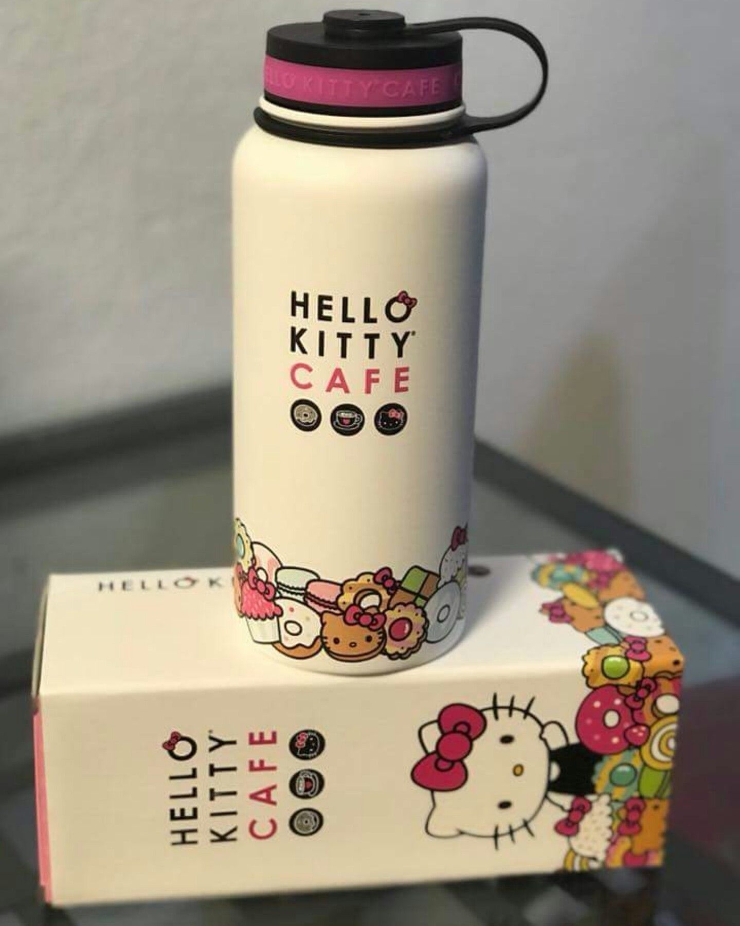 Hello Kitty Cafe Thermos Water Bottle 18oz Sanrio for Sale in Elk Grove, CA  - OfferUp