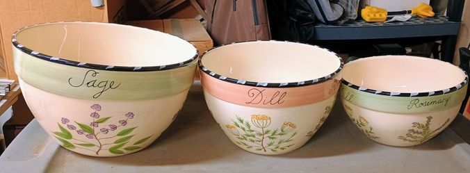 Serving bowls