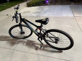 Huffy Nighthawk 26” Mountain Bike – Like New – Very Clean