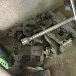 Random parts 2005 Dodge ram 1500