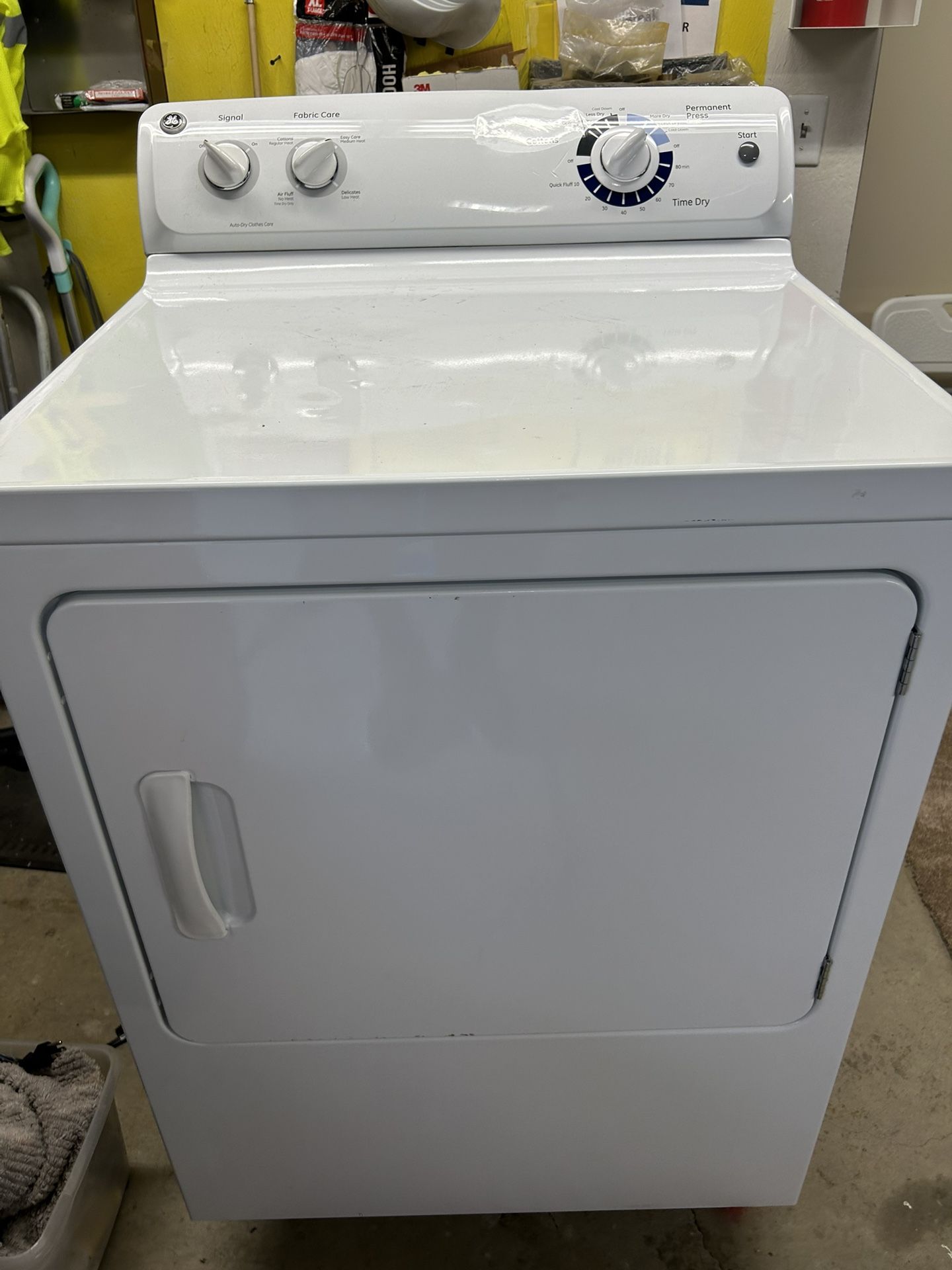 Gas dryer and washing machine