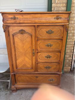 Dresser