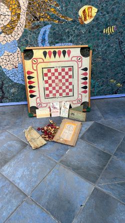 Vintage Carrrom Board And Misc Pieces 