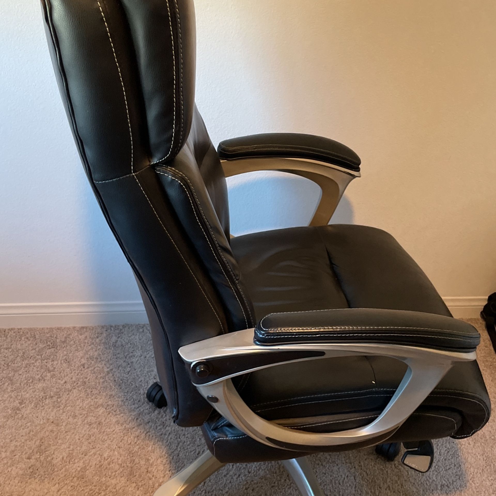 Lazy Boy Office Chair Used for Sale in Winchester, CA OfferUp