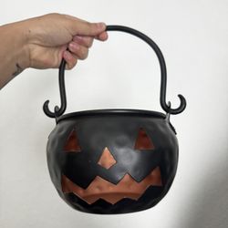 Small Iron Black Pumpkin Pale