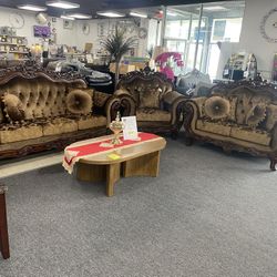 Sofa And Loveseats 