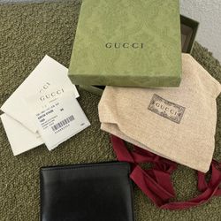Gucci GG MARMONT BI-FOLD WALLET MENS 