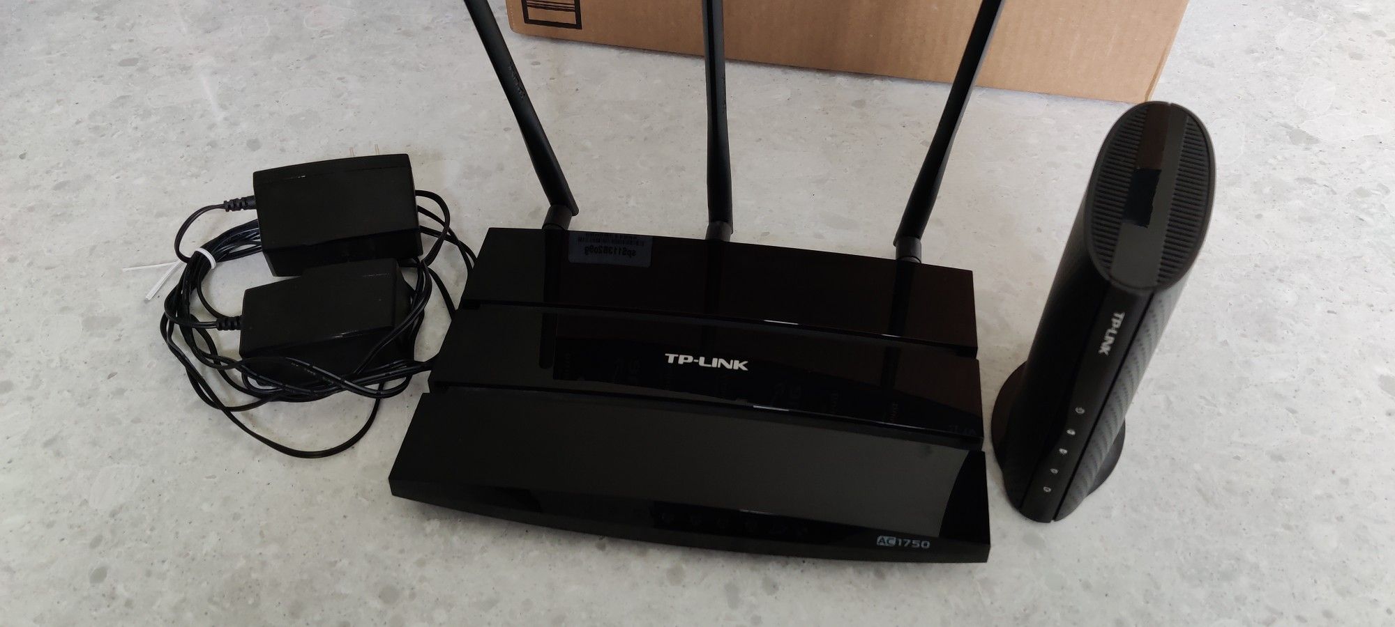 TP-Link Cable Modem & Router