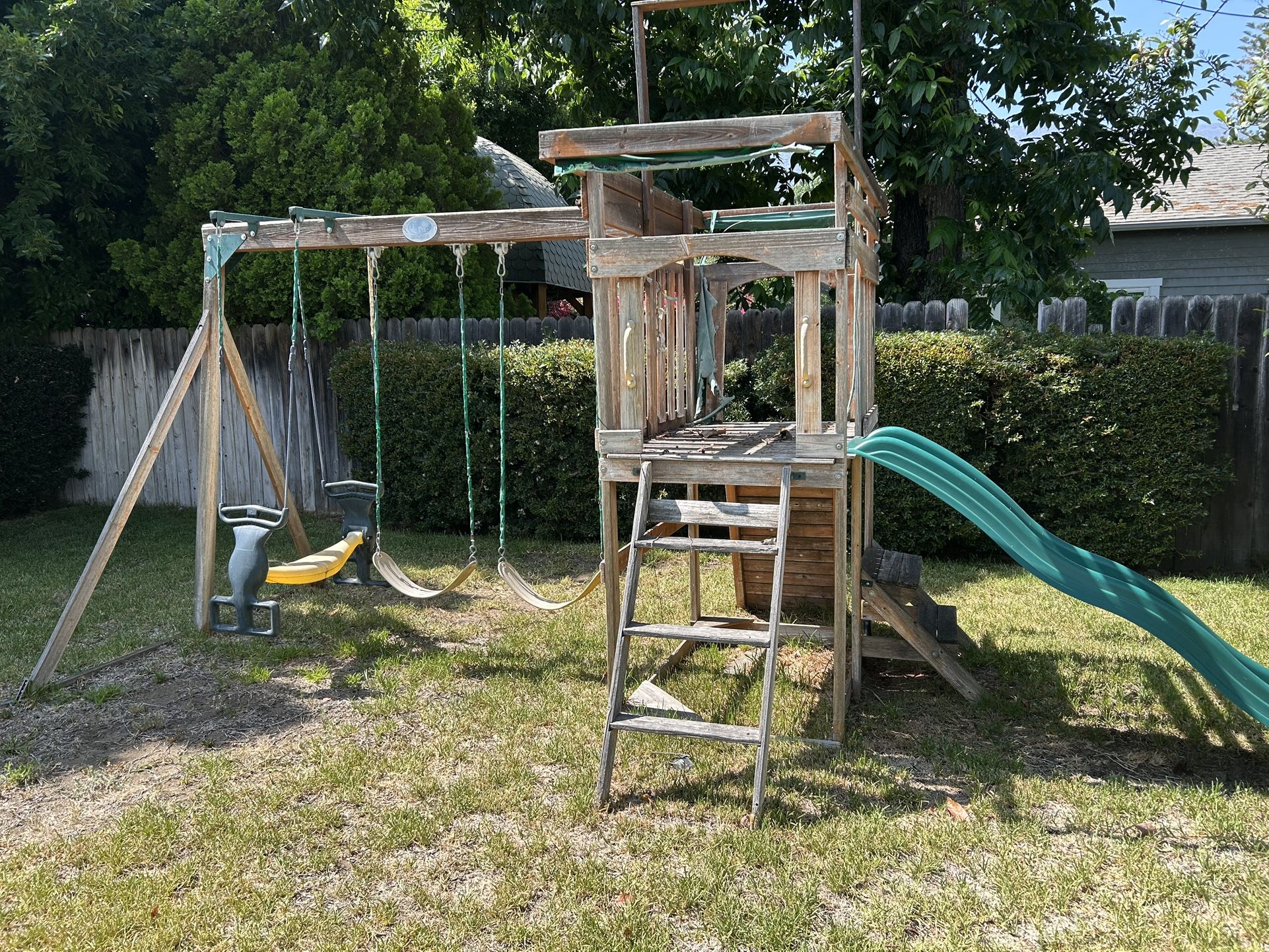 Kids Swing Set Club House  And Slide