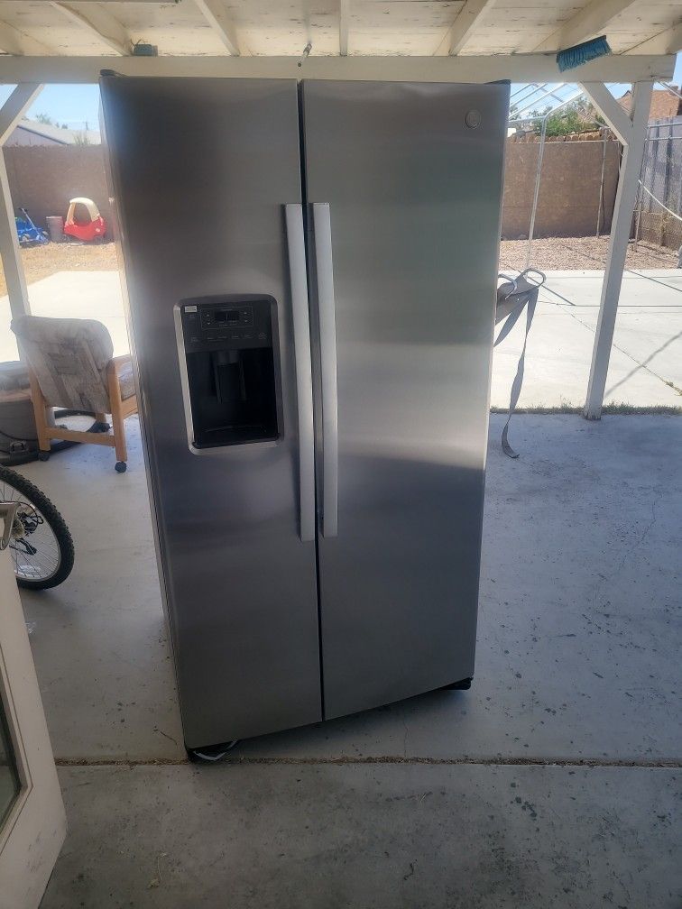 GE Refrigerator
