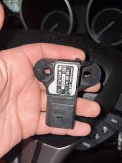 Genuine Volkswagen Manifold Absolute Pressure Sensor 07C-906-051