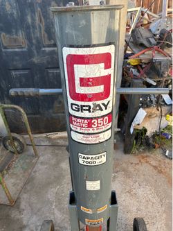 Gray Porta matic 350 car lift