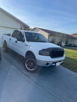 Ford F-150. 4x4 crew cab