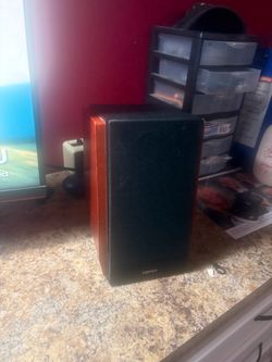 Edifier r1700bt bookshelf speakers