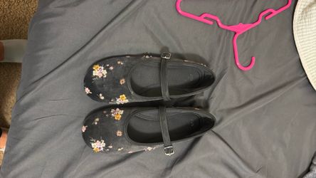 Girls like new Zara shoes size 36 or 4