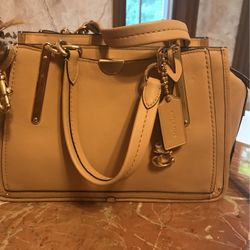 Coach New York Neveruse Org $500 Asking $250 If Realy Want Ask Me