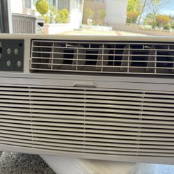 In Wall Unit Ac Air Conditioner Used one Year Only 