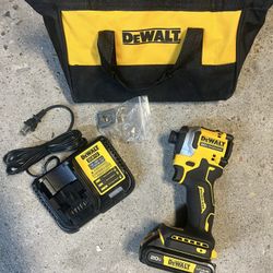 Dewalt Atomic Compact Drill 