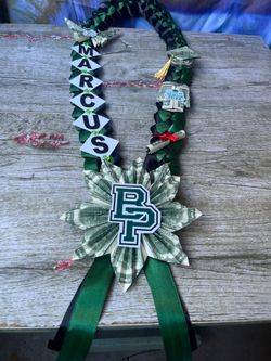 Graduation leis