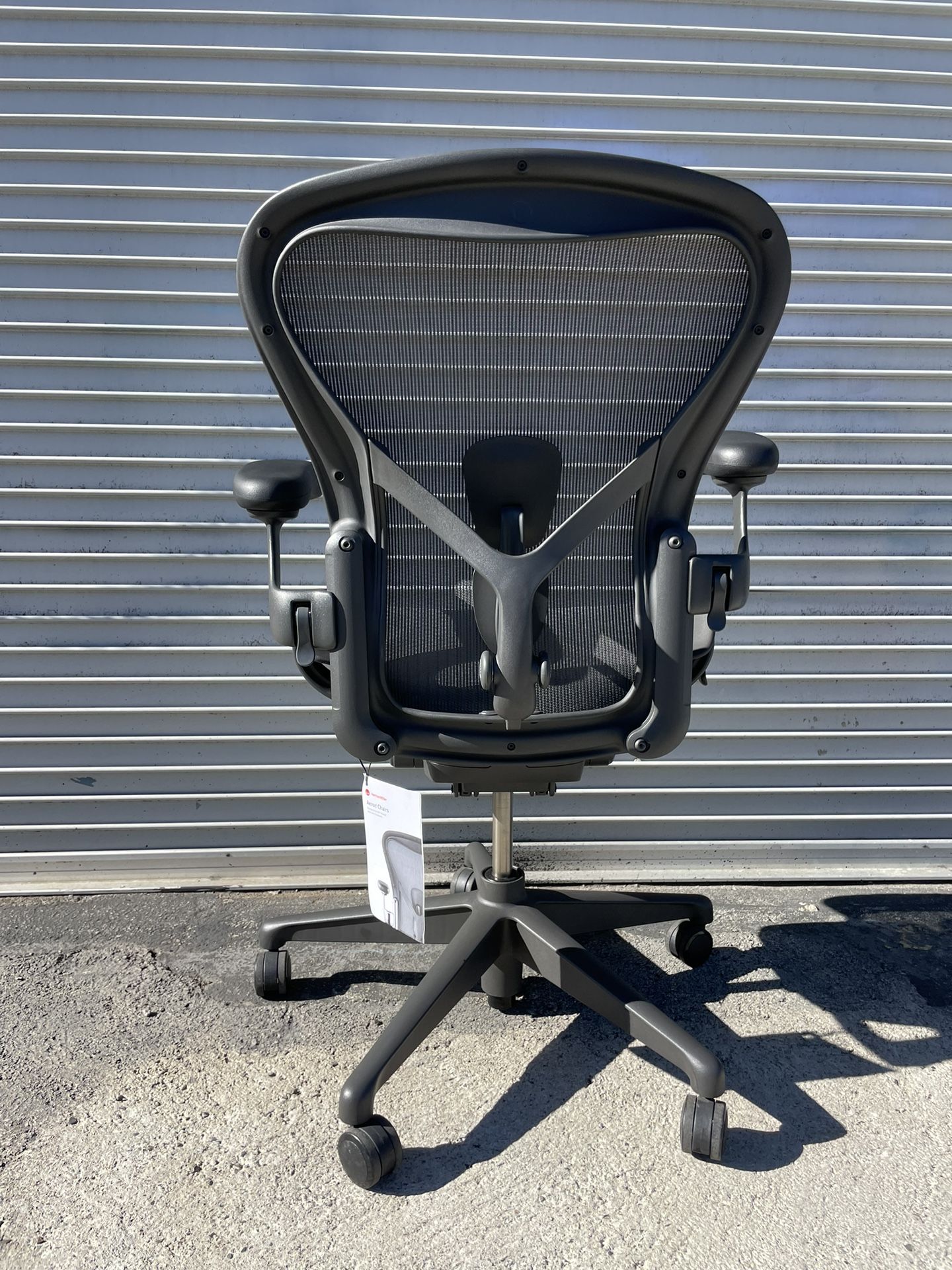 HERMAN MILLER REMASTERED AERON SIZE B WITH POSTURE FIT SL (no tilt locks )DELIVERY AVAILABLE FOR A FEE