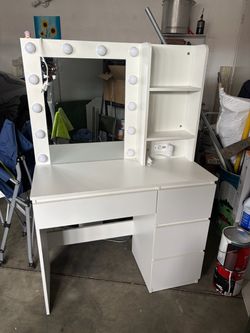 White Vanity Desk with Hollywood Mirror and Drawers