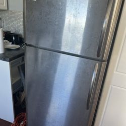 Used Frigidaire Top Mount Refrigerator/Freezer (Stainless Steel Finish)