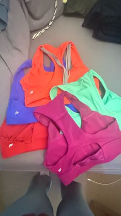 fabletics sports bras (size M)