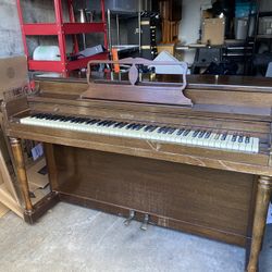 Winter New York Toronto Piano $1500