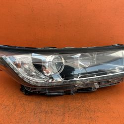 2017 2018 2019 TOYOTA HIGHLANDER RH RIGHT PASSENGER HALOGEN HEADLIGHT OEM