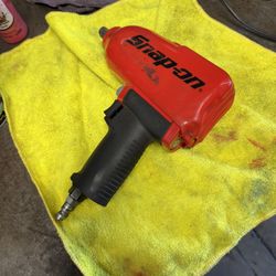 Snap On 1/2 Air Impact 