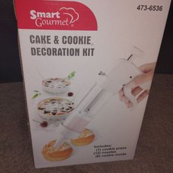 Cookie & Cake Decorating Kit! Brand New! 