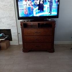 Tv and Cabinet 