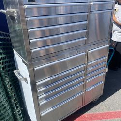 HAMERHEAD TOOL BOX Great Condition