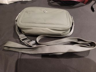 Lululemon Crossbody Shoulder Bag Gray Green Adjustable Strap Zip Pockets 1L