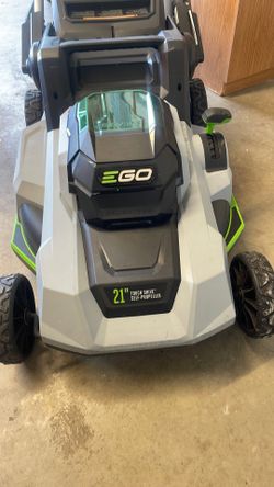 Battery operated 21 inch self-propelled mower