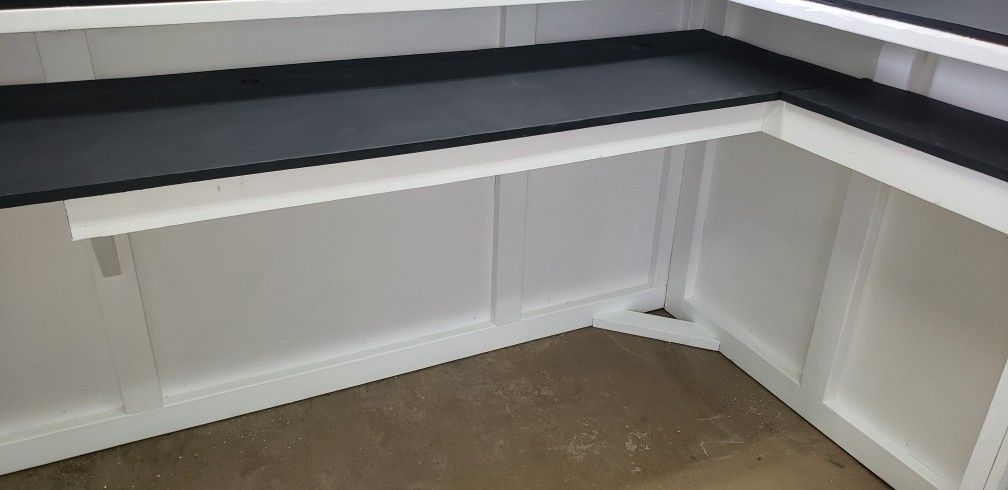 KUSTOM BUILT RECEPTION DESK CASH COUNTER