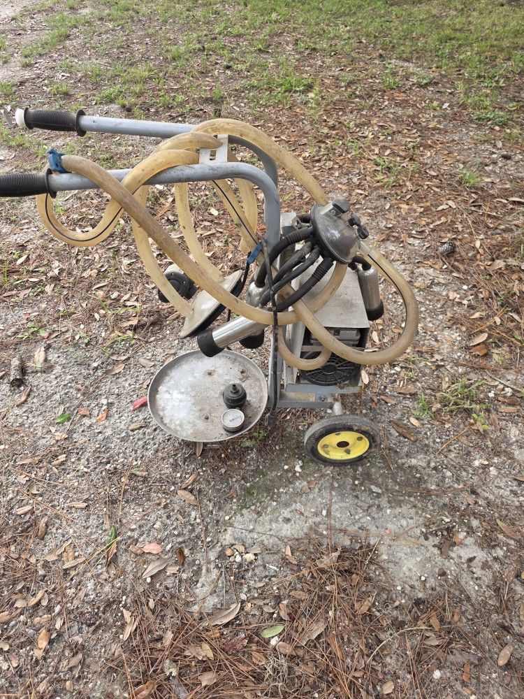 Cow Milking Machine