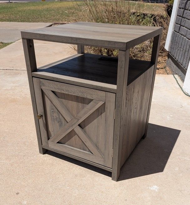 Farmhouse Style End Table w/ Power Outlets & USB Ports