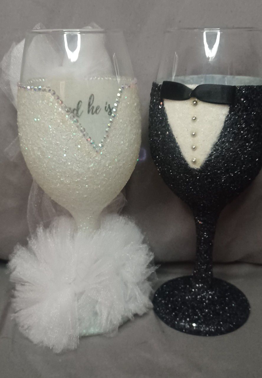 Bride And Groom's Wine Glass Set
