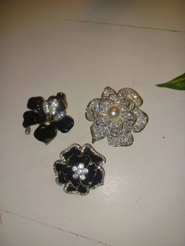 Set Of 3 Flower Brooches