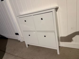 White shoe cabinet